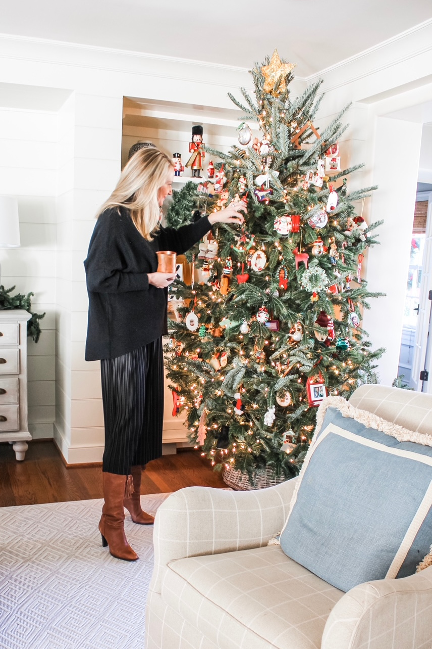 How to Store Holiday Decorations - Declutter in Minutes